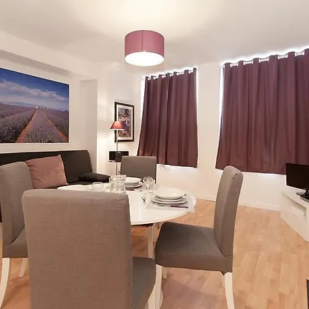 Beaucastel Apartament *